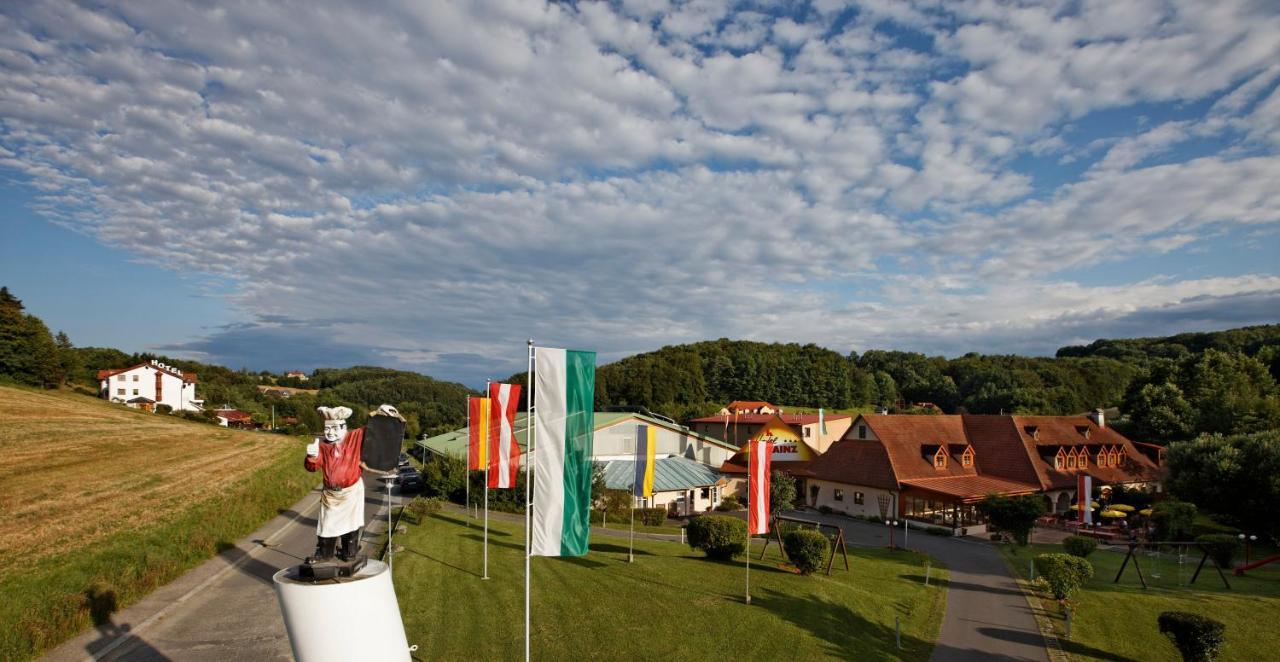 Vitalhotel Krainz Loipersdorf bei Fuerstenfeld Exterior photo